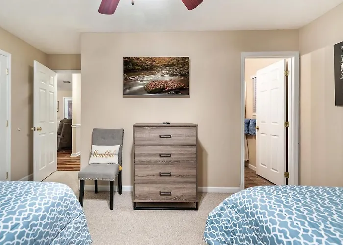 1 Mile To Pkwy, Pets, Hot Tub, Creekside, Porch